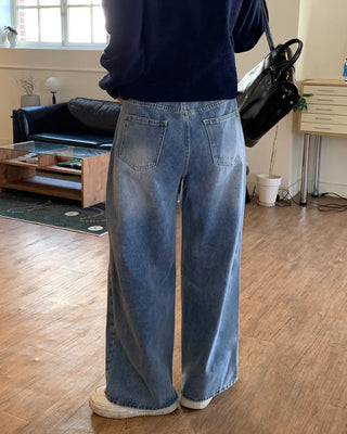 Pleated washed denim pants