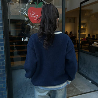 88 V-neck bicolor knit