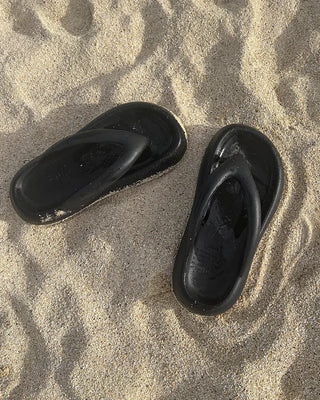Bold Beach Sandals