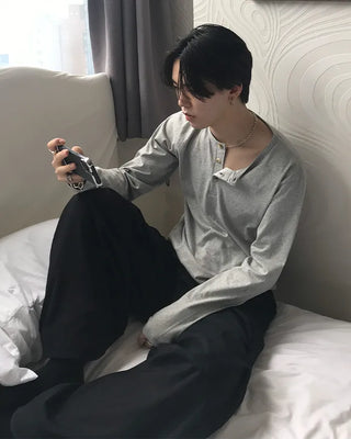 Buttoned long-sleeved T-shirt