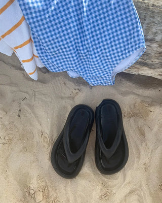 Bold Beach Sandals
