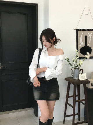 One-shoulder cropped shirt
