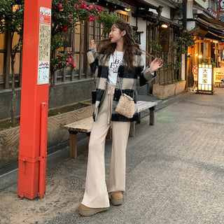 Wide-leg knit pants with elastic waistband