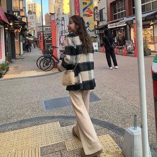 Wide-leg knit pants with elastic waistband