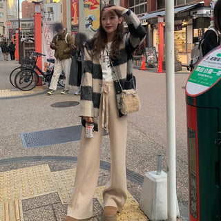 Wide-leg knit pants with elastic waistband