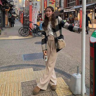 Wide-leg knit pants with elastic waistband