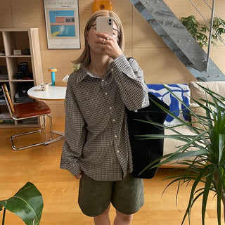 Checked collar shirt