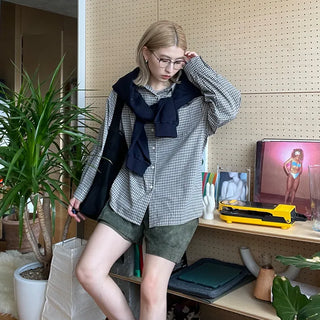 Checked collar shirt