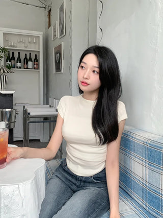 Half-neck T-shirt
