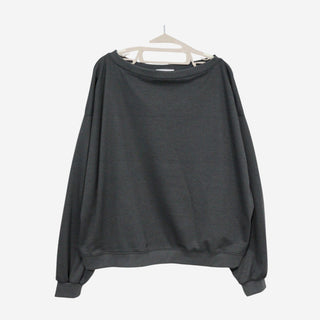 One-shoulder long-sleeve T-shirt