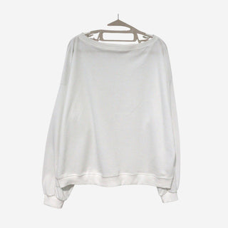 One-shoulder long-sleeve T-shirt