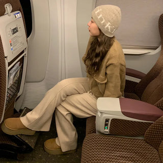 Wide-leg knit pants with elastic waistband