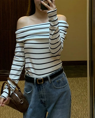 Border Slim Feed Off-Shoulder