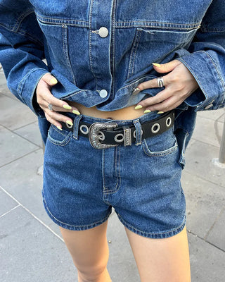 Short denim pants with hip patch pockets