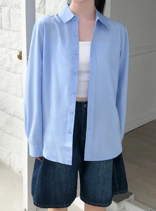 Pleated washed denim shorts