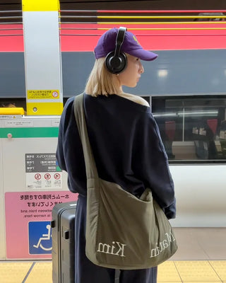One-shoulder oversized sweatshirt