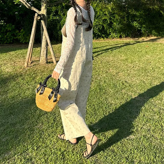 Two-ribbon basket bag