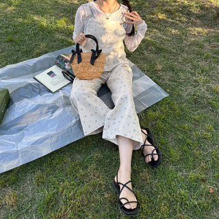 Two-ribbon basket bag