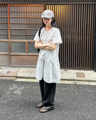 Dot pattern shirred short-sleeved dress