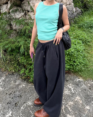 Round neck semi-cropped ribbed tank top