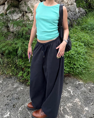 Round neck semi-cropped ribbed tank top