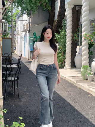 Half-neck T-shirt