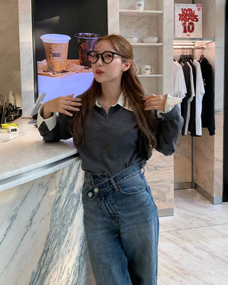 Two-tone simple V-neck knit
