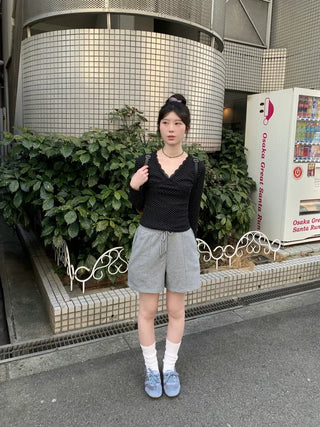 V-neck lace polka dot T-shirt