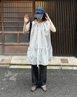 Dot pattern shirred short-sleeved dress