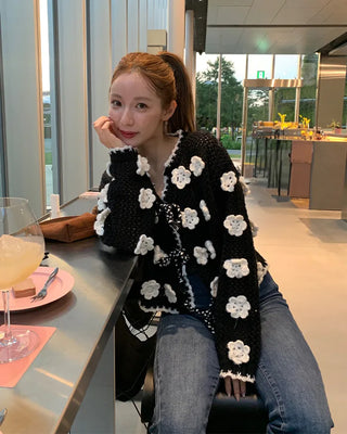 Big Flower Point Knit Cardigan