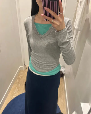 Lace V-neck long-sleeved T-shirt