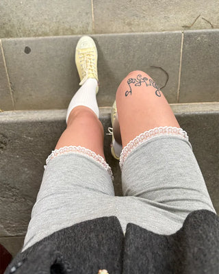 Lace hem short ribbed leggings pants
