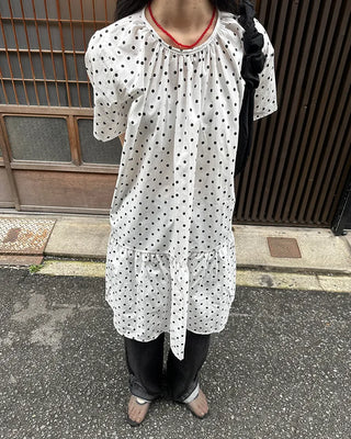 Dot pattern shirred short-sleeved dress