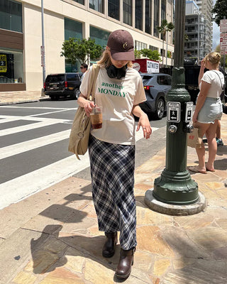 MONDAY Round Neck Half T-Shirt