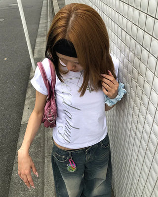 Need a hug lettering half t-shirt
