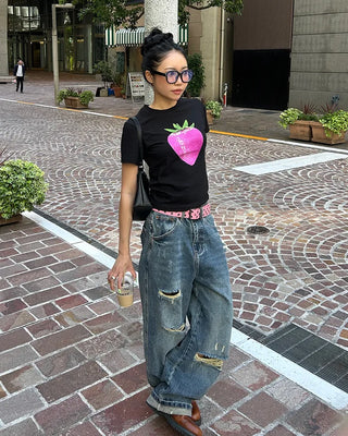 [1st Re-release] (ORIGINAL) Strawberry Lettering Slim T-Shirt