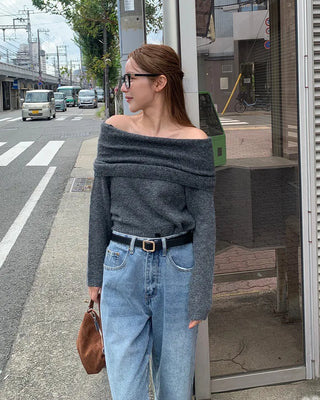 Button-point wide-neck off-shoulder knit