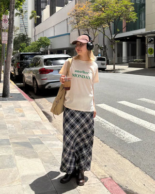 MONDAY Round Neck Half T-Shirt
