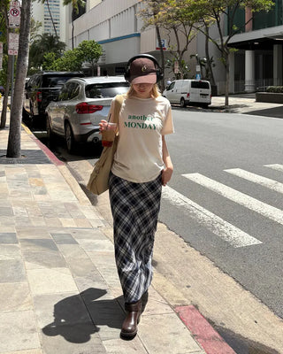 MONDAY Round Neck Half T-Shirt