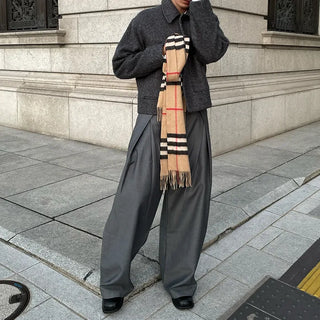 Wide-leg slacks with side pleats