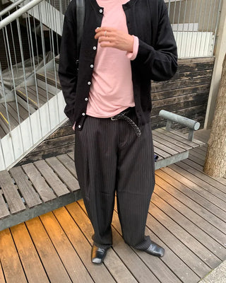 Striped keyring pleated banding slacks