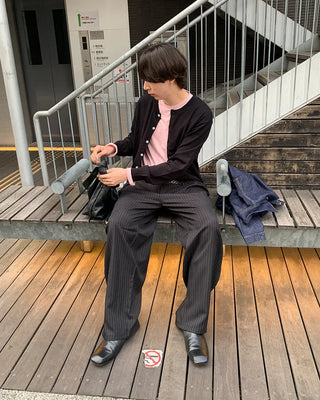 Striped keyring pleated banding slacks