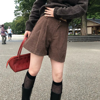 Flower corduroy shorts