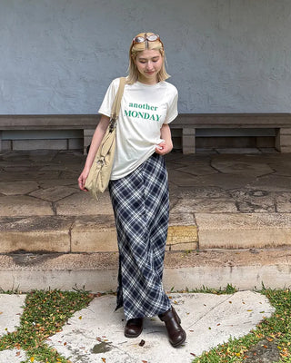 MONDAY Round Neck Half T-Shirt