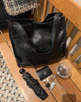 Black pouch set shoulder bag