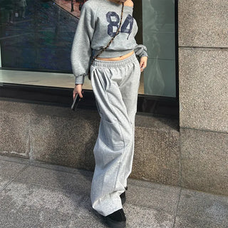 Jogger pants with elastic waistband and side pockets