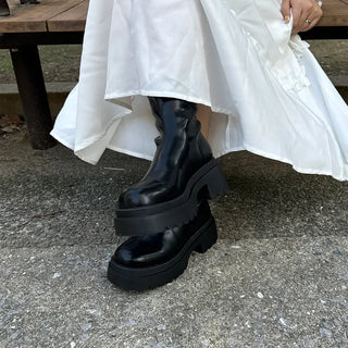 Slit-line platform boots