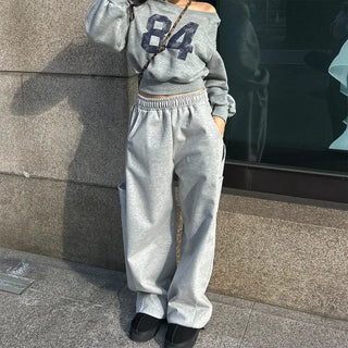 Jogger pants with elastic waistband and side pockets