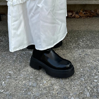 Slit-line platform boots
