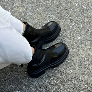 Slit-line platform boots